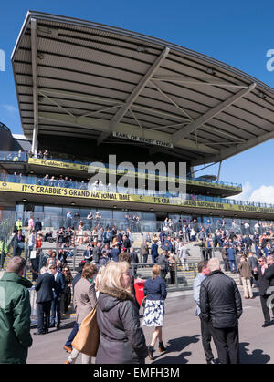 Crabbies Grand National 2015. Aintree, Liverpool, Merseyside, England, Vereinigtes Königreich. Stockfoto