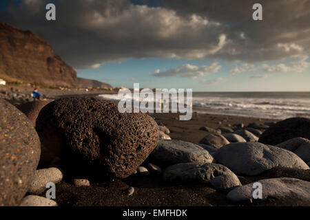 Arche-Wolken über dem schwarzen Strand Playa De La Calera, Valle Gran Rey, La Gomera, Kanarische Inseln, Spanien, Europa Stockfoto