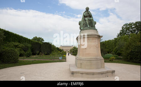 Bronzestatue der Biologe, Naturforscher und akademischen Jean-Baptiste Lamarck durch Léon Fagel im Jardin des Plantes, Paris Stockfoto