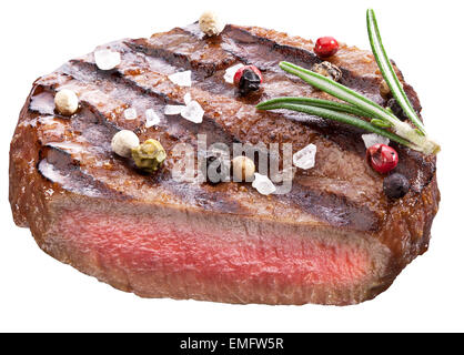 Rindersteak mit Gewürzen. Datei enthält Beschneidungspfade. Stockfoto