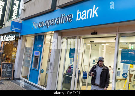 Ein Zweig der Co-Operative Bank in Bristol, Großbritannien Stockfoto