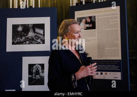 Turin, Italien. 21. April 2015. Prinzessin Maria von Savoyen bei einem Besuch in der Turins Königspalast anlässlich der Heiligen Grabtuch Ausstellung Gabriella. © Elena Aquila/Pacific Press/Alamy Live-Nachrichten Stockfoto