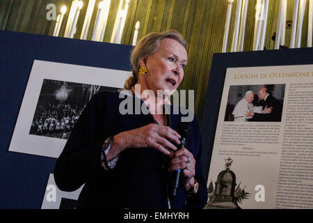 Turin, Italien. 21. April 2015. Prinzessin Maria von Savoyen bei einem Besuch in der Turins Königspalast anlässlich der Heiligen Grabtuch Ausstellung Gabriella. © Elena Aquila/Pacific Press/Alamy Live-Nachrichten Stockfoto