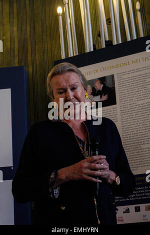 Turin, Italien. 21. April 2015. Prinzessin Maria von Savoyen bei einem Besuch in der Turins Königspalast anlässlich der Heiligen Grabtuch Ausstellung Gabriella. © Elena Aquila/Pacific Press/Alamy Live-Nachrichten Stockfoto