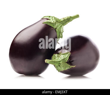 Zwei Auberginen isoliert auf weißem Hintergrund Stockfoto