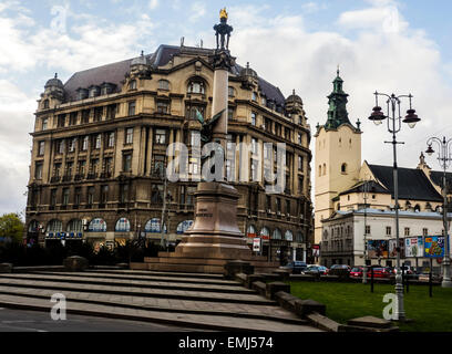 Lviv, Ukraine. 19. April 2015. Denkmal der polnischen Dichter Adam Mickiewicz Credit: Igor Golovnov/Alamy Live News Stockfoto