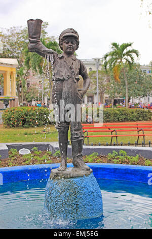 Statue "Kind in Stiefeln" in der Leoncio Vidal Park Santa Clara Cuba Stockfoto