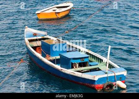 Lokalen Fischereifahrzeuge in Jamestown Bay St Helena Insel im Atlantischen Ozean Stockfoto