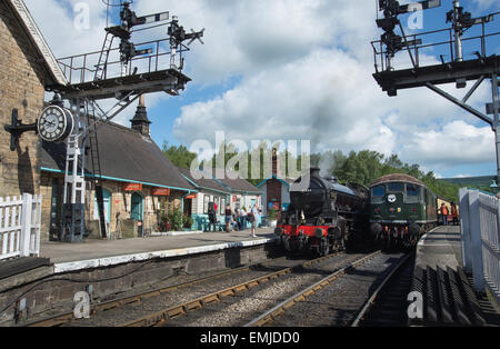 Dampf- und Dieselloks in Grosmont Station, Yorkshire Stockfoto