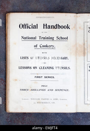 Offizielles Handbuch für die National Training Kochschule Stockfoto