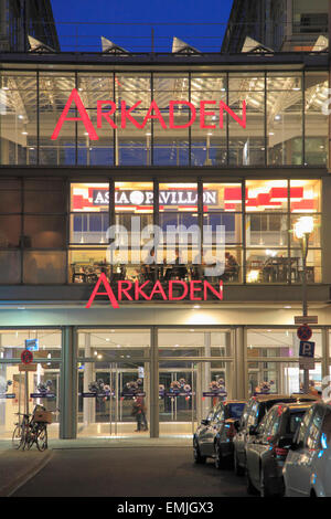 Deutschland, Berlin, Potsdamer Platz Arkaden Shopping Mall, Stockfoto