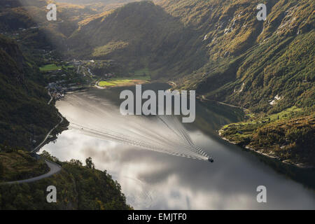 Malerischen Geirangerfjord im Herbst, Geiranger, eines von Romsdal, Norwegen Stockfoto