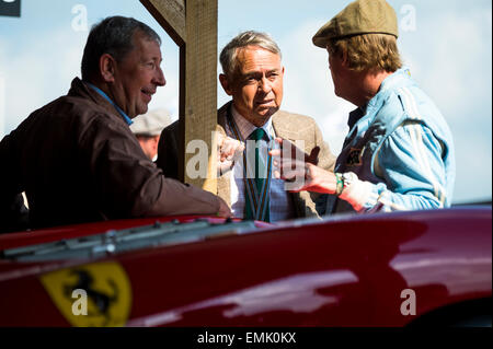 CHICHESTER, ENGLAND - 12.-14. September 2014: Historische Automobil Rennsport Festlichkeiten auf und abseits der Rennstrecke für das Goodwood Revival. Das Revival feiert das goldene Zeitalter des Motorsports auf dem Goodwood Motor Circuit, von 1948 bis 1966. Stockfoto