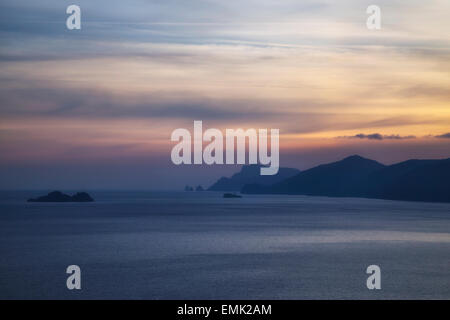 Sonnenuntergang, Küste von Amalfi, Capri, Kampanien, Italien Stockfoto