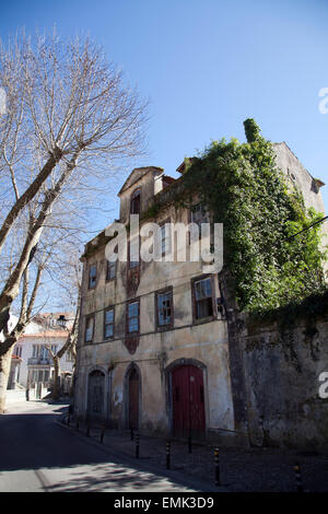 Straßenrand-Altbau in Sintra - portugal Stockfoto