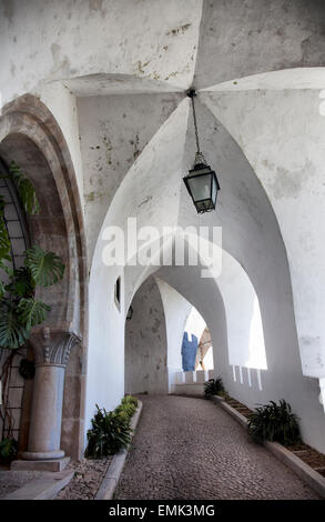 Palácio da Pena, externe Tunnel Gehweg in Sintra - Portugal Stockfoto