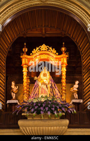 Schutzpatronin der Kanarischen Inseln, Virgen De La Candelaria in der Basilica de Nuestra Senora De La Candelaria auf dem Pilgerweg Stockfoto