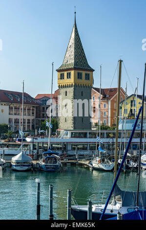 Segelboote, Alter Leuchtturm, Mangenturm, port, Bodensee, Lindau, Schwaben, Bayern, Deutschland Stockfoto