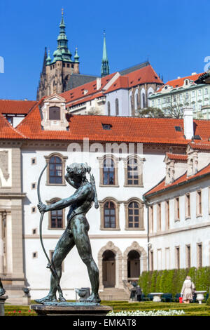 Wallenstein-Schlosspark mit Statue von Adrian de Vries, Prager Burg, tschechische Gärten, Apollon Stockfoto