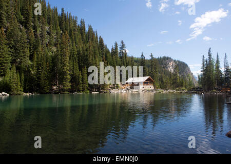 Teehaus am Lake Agnes in der Nähe von Lake Louise, Kanada Stockfoto