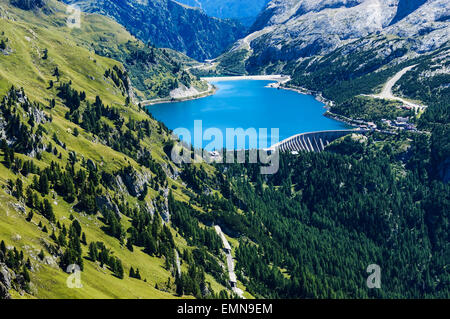 erneuerbare Energie, dam und Berg-See - Italien Stockfoto