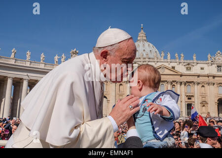 Vatikan-Stadt. 22. April 2015. Franziskus, Generalaudienz vom 22. April 2015 Credit: wirklich einfach Star/Alamy Live-Nachrichten Stockfoto