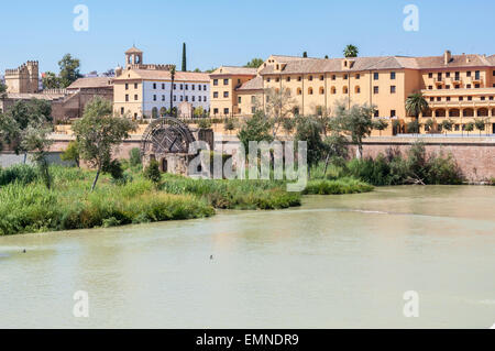 Albolafia - alte Wassermühle am Fluss Guadalquivir in Córdoba in Spanien Stockfoto