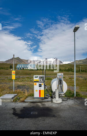 Kleine Tankstelle in der Landschaft, Skaftafell, Ost-Island. Stockfoto