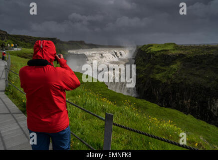 Eine Aufnahme von Gullfoss Wasserfall, Island. Übersetzt aus dem Isländisch, Englisch bedeutet Golden fällt. Stockfoto