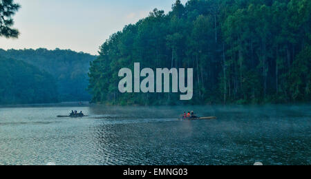 Wasser-Rafting in Pang Oung See an der burmesischen Grenze, ein Reservouir-Projekt von Pang Tong Royal Project, Thailand Stockfoto