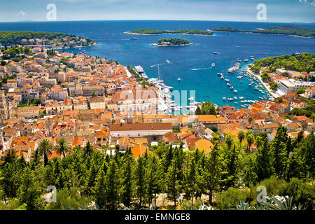 Luftbild von Hvar Dächer und Hafen, Dalmatien, Kroatien Stockfoto