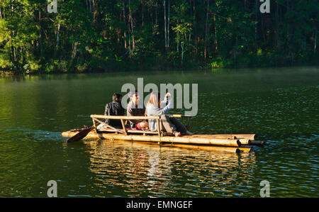 Wasser-Rafting in Pang Oung See an der burmesischen Grenze, ein Reservouir-Projekt von Pang Tong Royal Project, Thailand Stockfoto