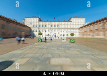 Touristen und Pilger roaming im historischen Zentrum von Turin, Italien, in der Zeit des Heiligen Grabtuch-Ausstellung 2015. Stockfoto