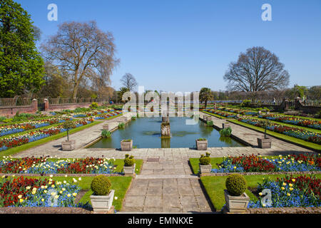 Ein Blick auf die schöne versunkene Garten im Kensington Palace in London. Stockfoto