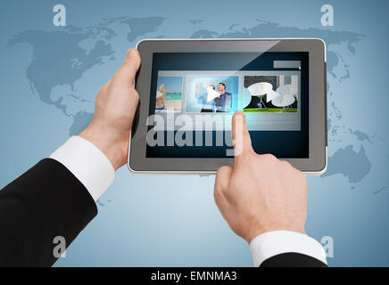 Nahaufnahme von Mannhände berühren TabletPC Stockfoto