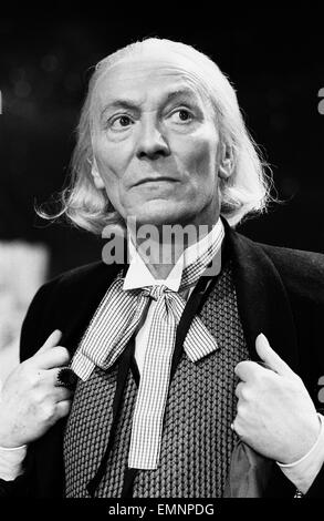 Schauspieler William Hartnell - der erste Arzt - während der Proben im Television Centre - Studio TC1 10. Februar 1965 abgebildet. Stockfoto