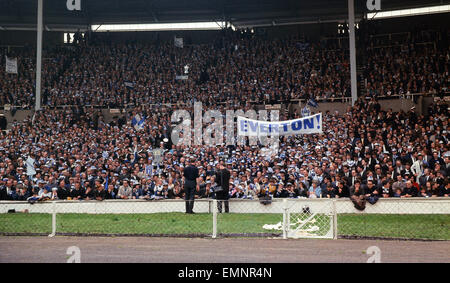 FA Cup-Finale 1966. Everton gegen Sheffield Wednesday. Everton-Fans. 14. Mai 1966. Stockfoto