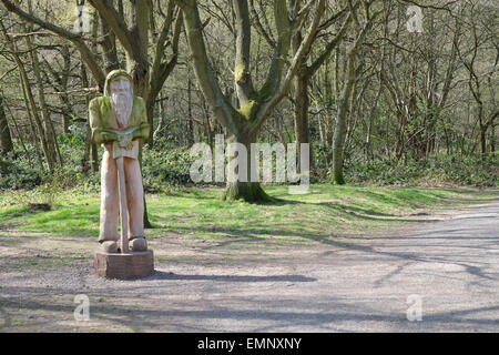 eine hölzerne Skulptur am Beacon Hill leicestershire Stockfoto