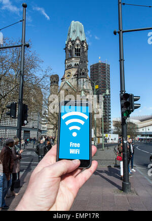 Internet-Verbindung in der Stadt für jedermann, für frei zur Verwendung mit einem Mobilgerät, Berlin, Deutschland Stockfoto