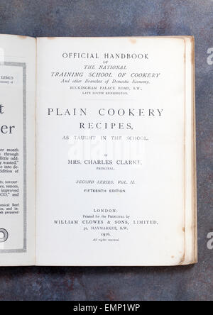 Einfach Kochen Rezepte - das offizielle Handbuch der National Training School der Kochkunst Stockfoto