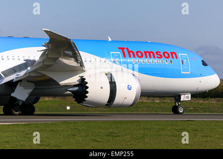 Thomson Airways Boeing 787-8 Details unten auf Start-und Landebahn 05R am Flughafen Manchester. Stockfoto