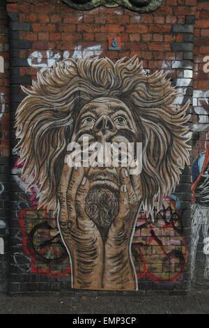 London, UK. 21. April 2015. Grafitti entlang Quaker Straße zur Brick Lane. Bildnachweis: David Mbiyu / Alamy Stockfoto