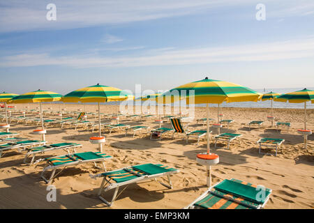 Früh morgens in Marotta Di Fano Beach an der adriatischen Riviera, Provence Pesaro und Urbino in der Region Marche, Italien Stockfoto