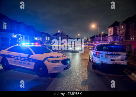 Brampton, can, 20. April 2015 - ein Mann ins Krankenhaus gebracht wurde, mit einer Schusswunde, die nach einem Vorfall in Brampton auf Fieldview Laufwerk. Stockfoto