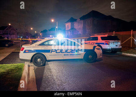 Brampton, can, 20. April 2015 - ein Mann ins Krankenhaus gebracht wurde, mit einer Schusswunde, die nach einem Vorfall in Brampton auf Fieldview Laufwerk. Stockfoto