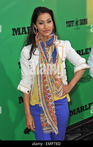 LOS ANGELES, CA - 17. April 2012: Janina Gavankar bei der Los Angeles Premiere von Marley im Cinerama Dome, Hollywood. 17. April 2012 Los Angeles, CA Stockfoto