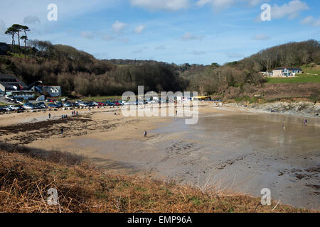 Maenporth Strand bei Ebbe auf einen feinen Winter Tag, Cornwall, England, UK. Stockfoto