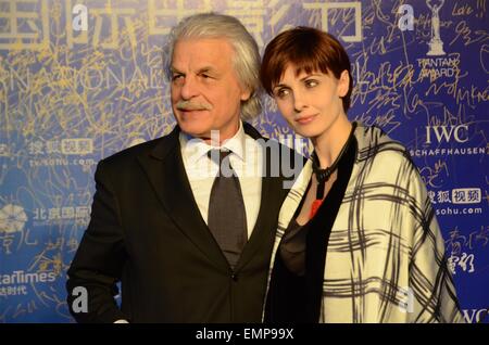 Peking, China. 22. April 2015. Regisseur Michele Placido und seine Frau Schauspielerin Federica Vincenti bei der Premiere von "La Scelta'' während des 5. Beijing International Film Festival. Bildnachweis: SIPA Asien/ZUMA Draht/Alamy Live-Nachrichten Stockfoto