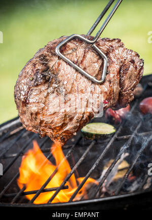 Beefsteak auf dem grill Stockfoto