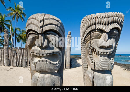 Tiki Totems, Pu'uhonua O Honaunau National Historical Park, Big Island, Hawaii Stockfoto